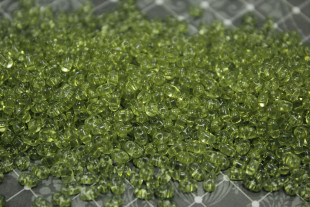 Бисер Чехия TWIN 2.5 x 5 мм 50г 01152 салатовый